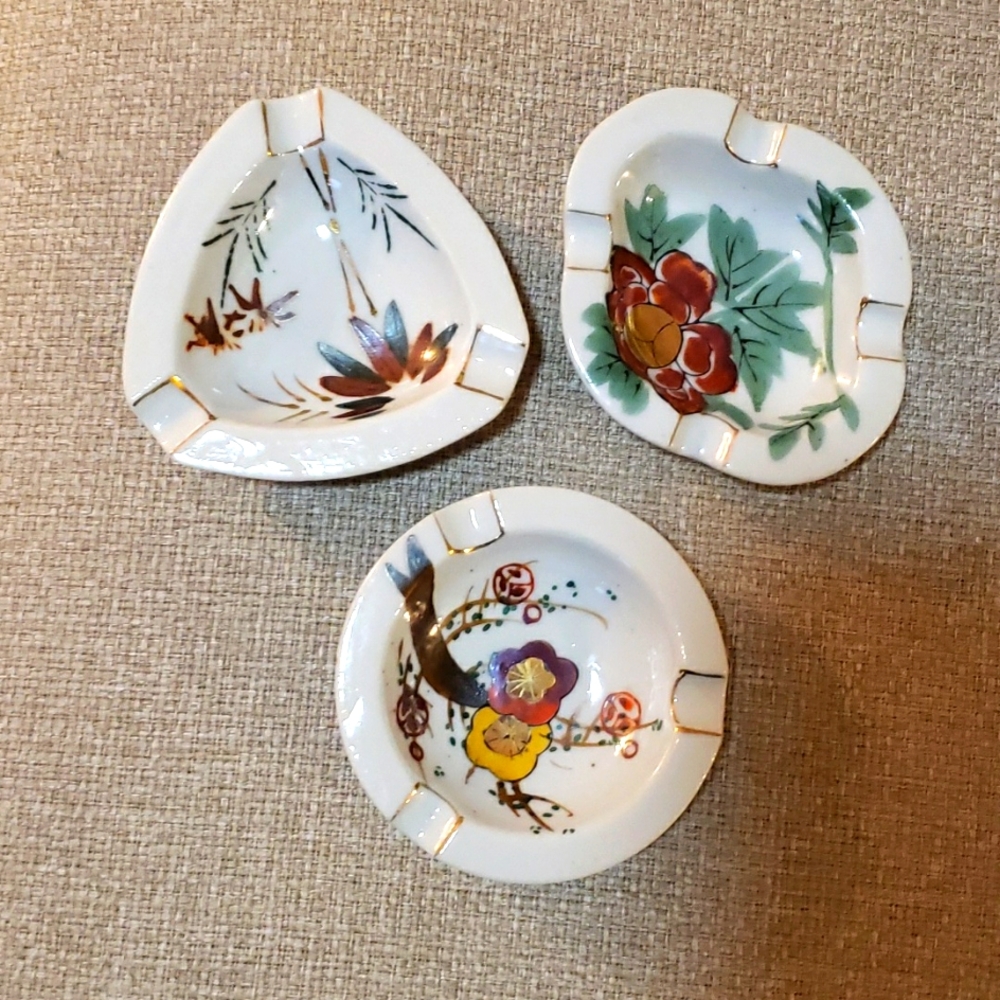 Vintage Japanese Mini Ashtrays.  Set of 3.
